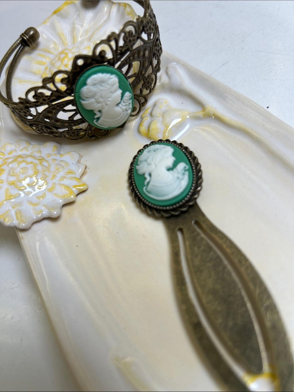 Vintage-Style Green Cameo Bracelet & Bookmark Set